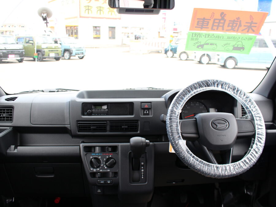ハイゼットカーゴ　デラックス　AT　２WD