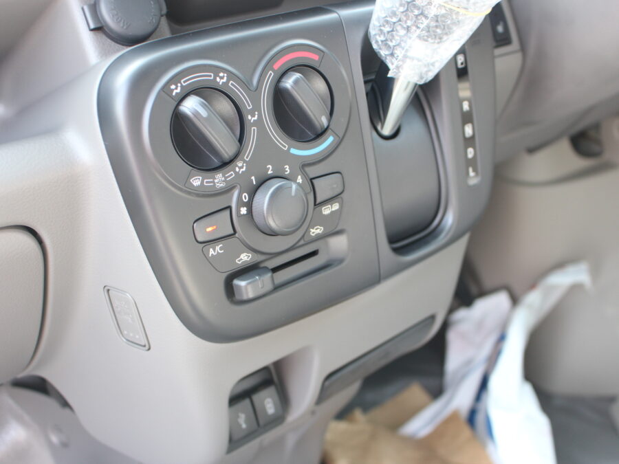エブリィーバン　PC　4WD　ディスプレイ付き