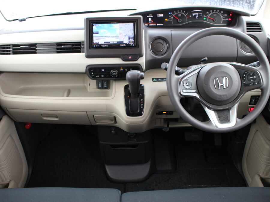 ホンダ　NBOX