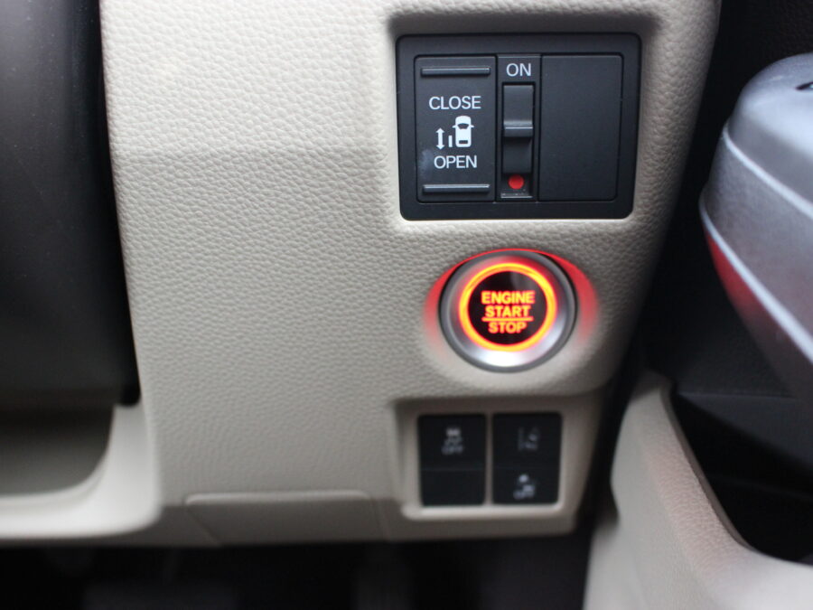 ホンダ　NBOX