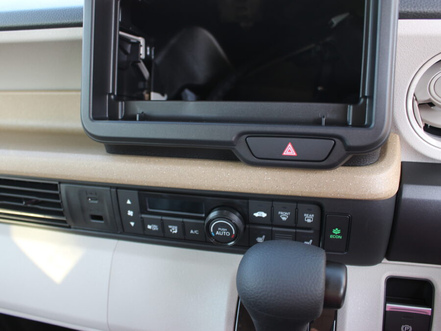 NBOX　ベースグレード