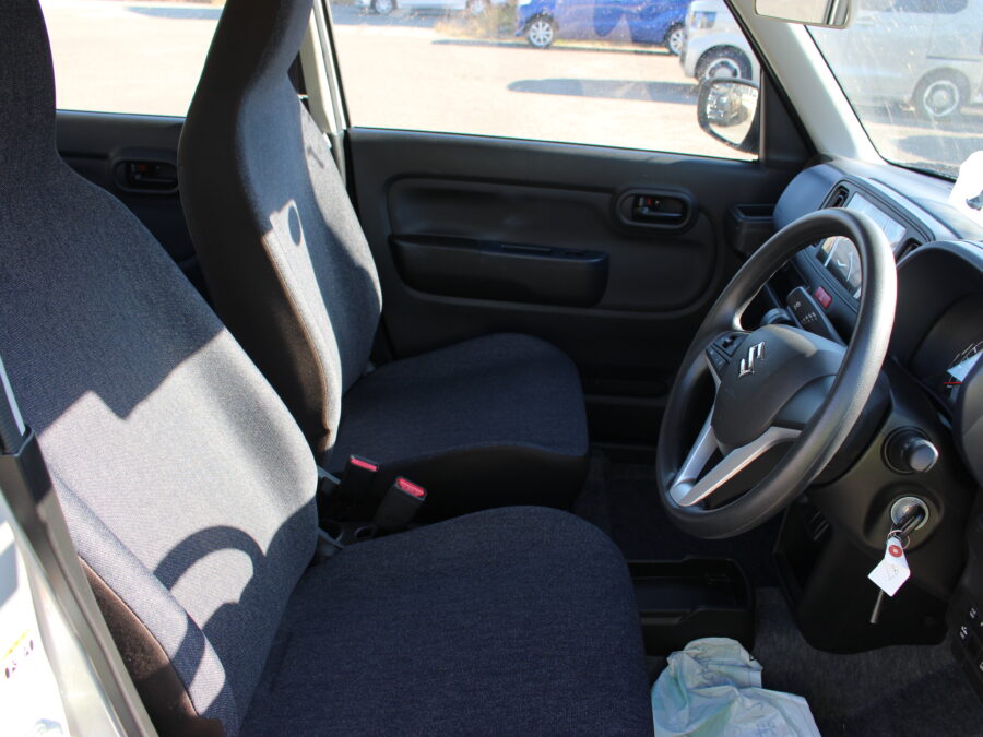 アルト　A　ディスプレイオーディオ付