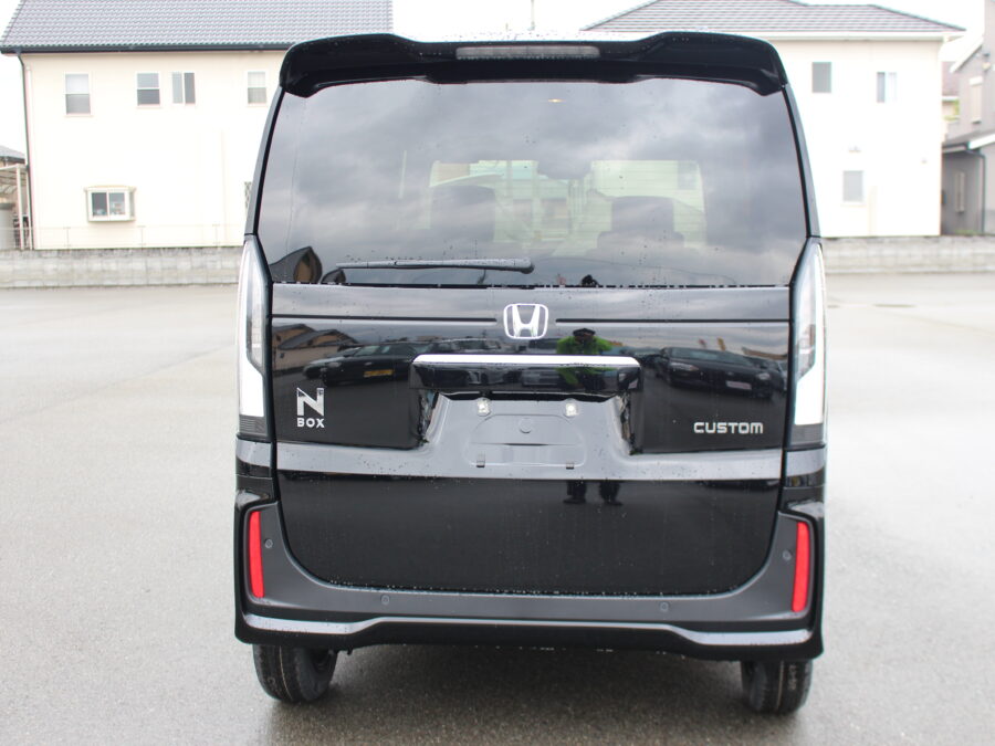 N-BOXカスタム　ベースグレード
