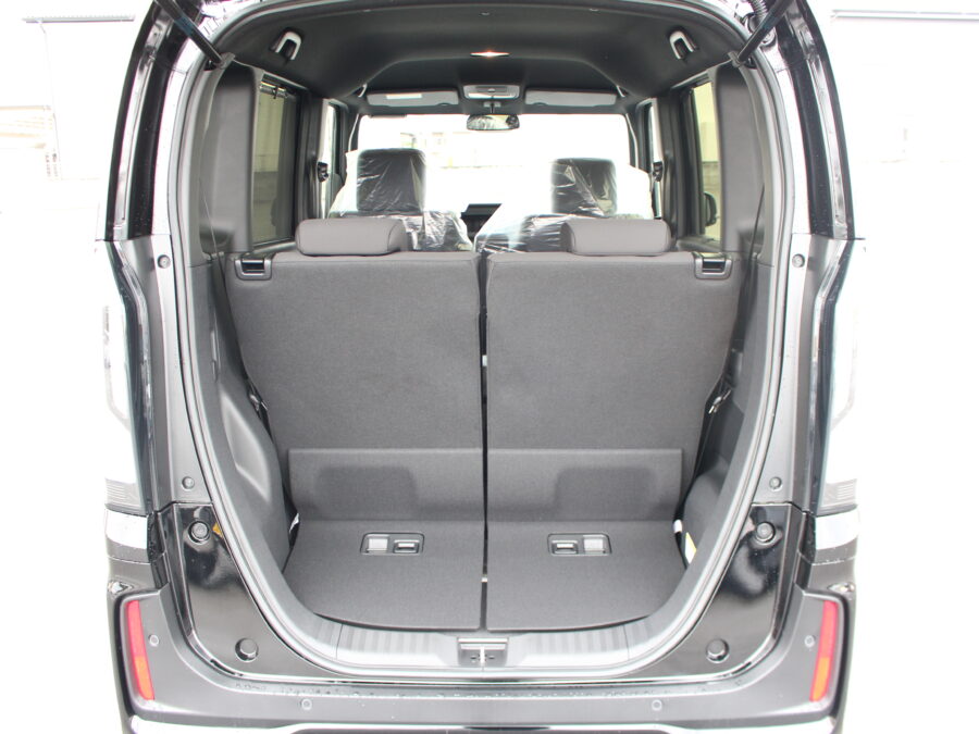 N-BOXカスタム　ベースグレード