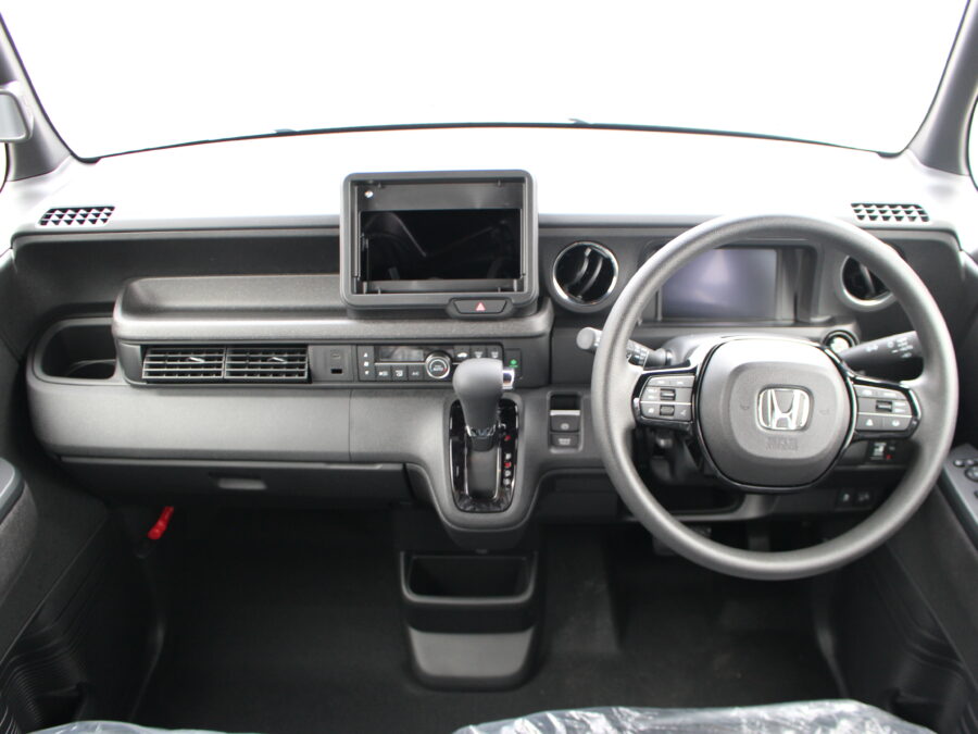 N-BOXカスタム　ベースグレード