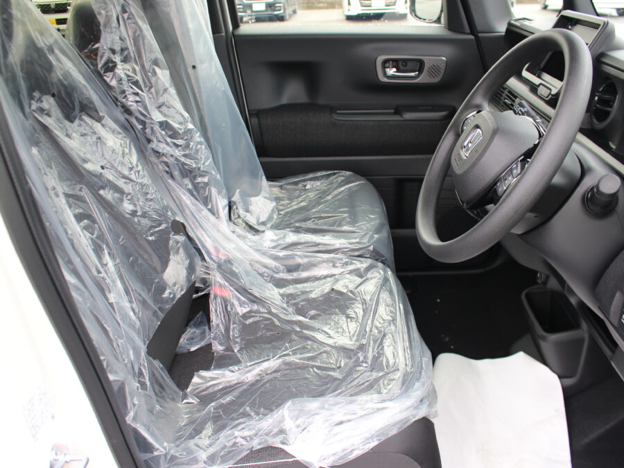 N-BOXカスタム　ベースグレード