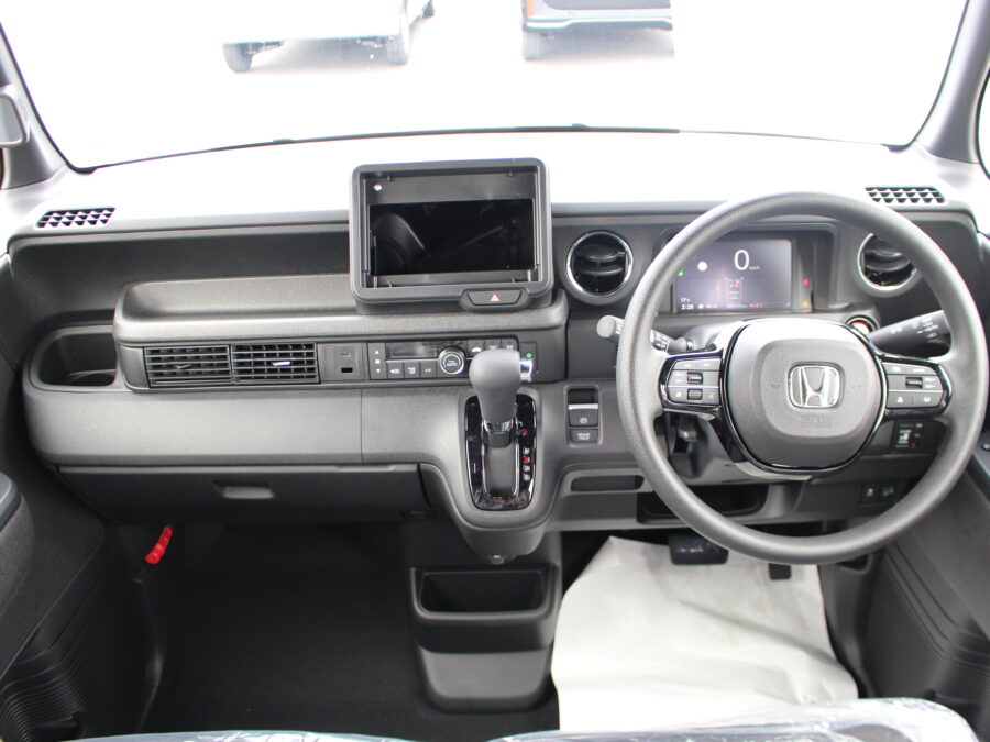 N-BOXカスタム　ベースグレード