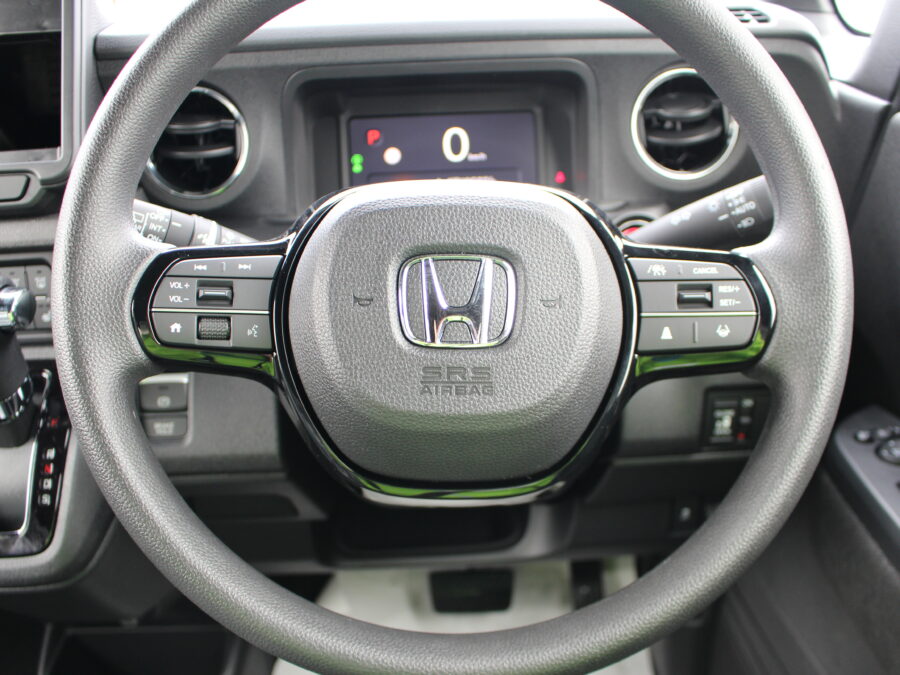 N-BOXカスタム　ベースグレード