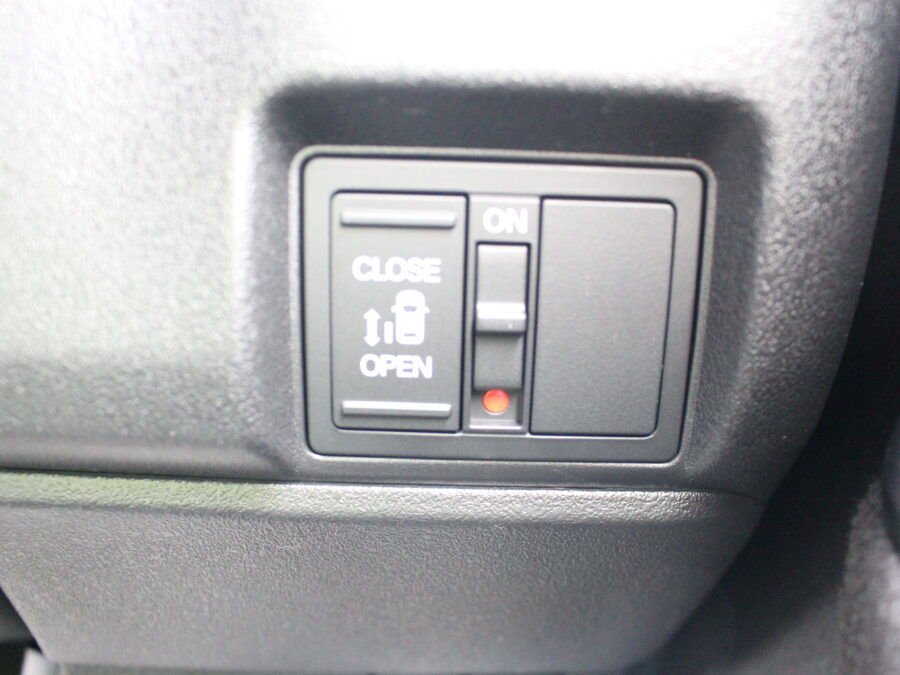 N-BOXカスタム　ベースグレード