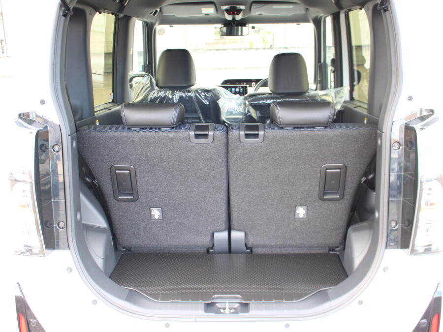 タントカスタム　X　9インチディスプレイオーディオ付き