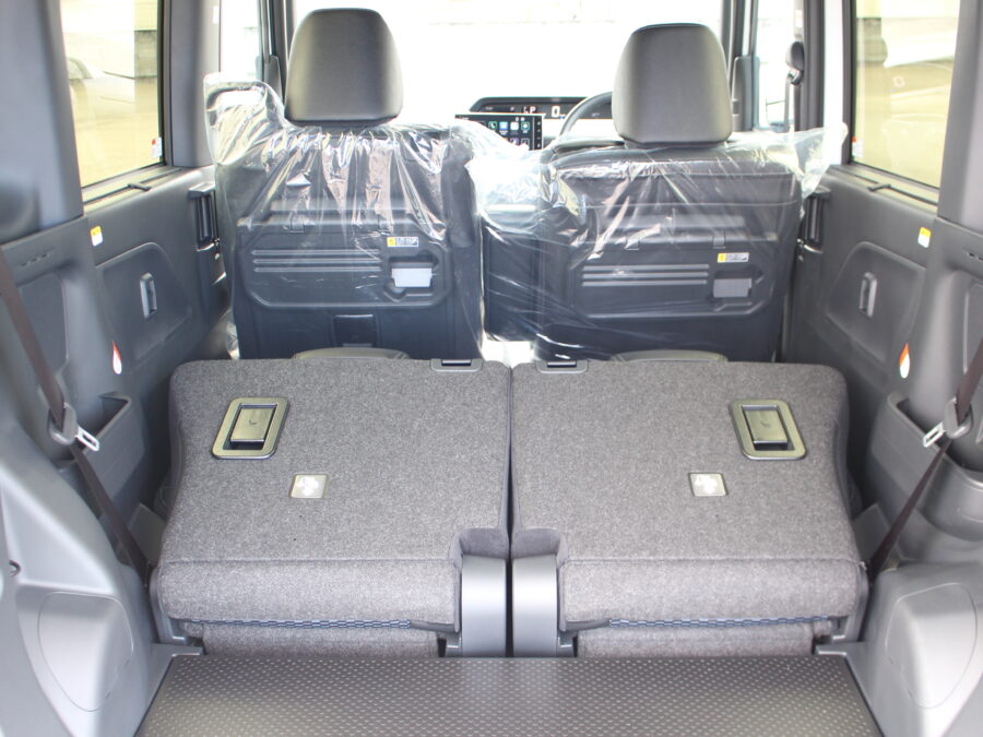 タントカスタム　X　9インチディスプレイオーディオ付き