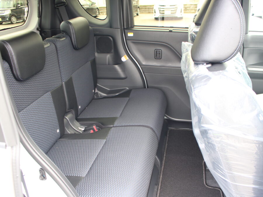 タントカスタム　X　9インチディスプレイオーディオ付き