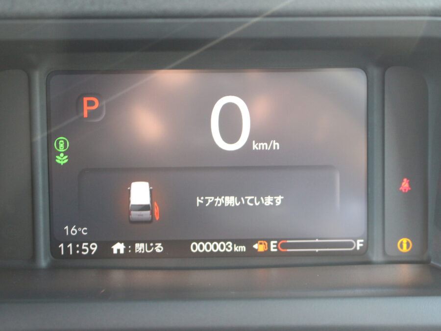 NBOXカスタム　ベースグレード