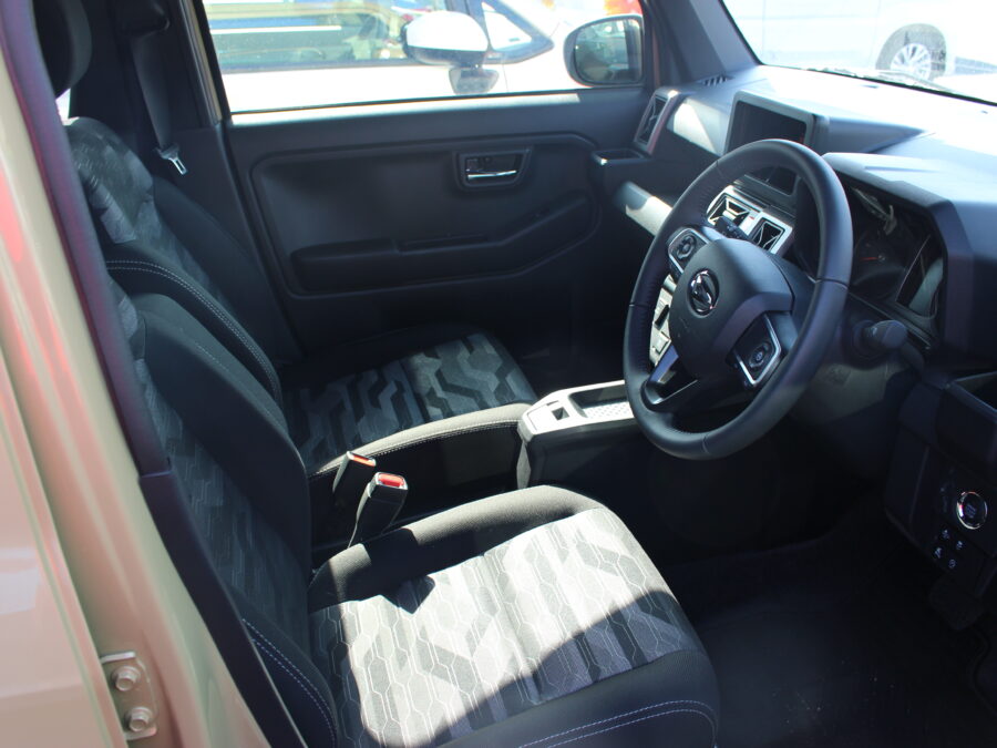 タフト　Gクロムベンチャー　パノラマビューカメラ付