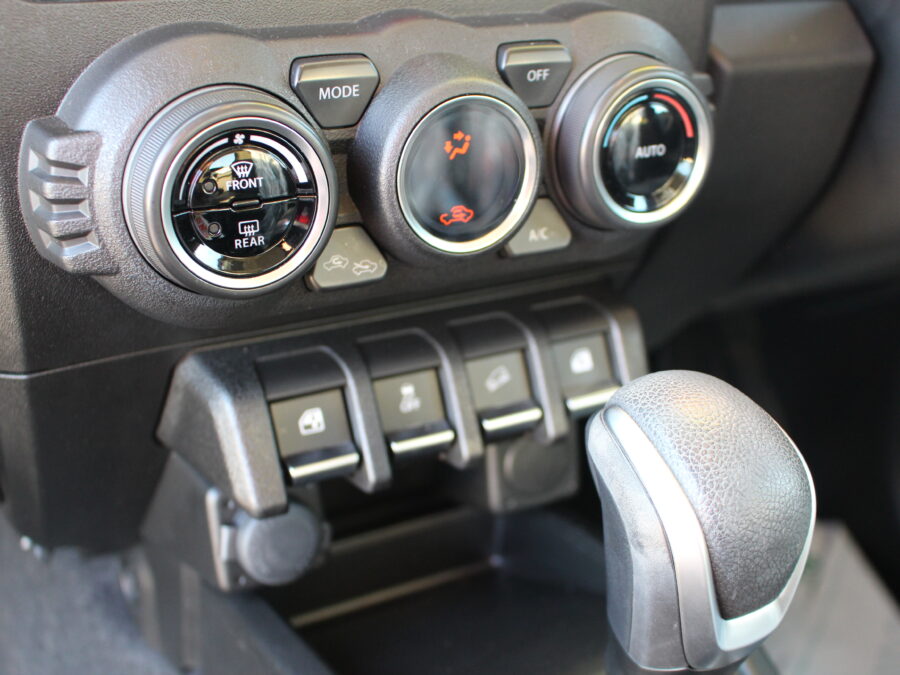 ジムニー　XC　AT