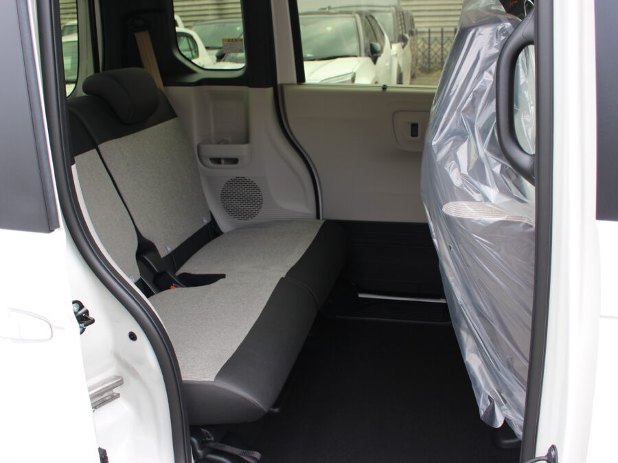 N-BOX　ベースグレード