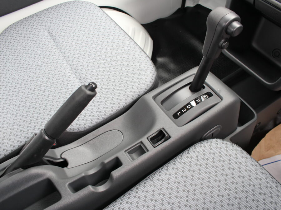 キャリイトラック　KC　エアコン・パワステ農繁　4AT　4WD