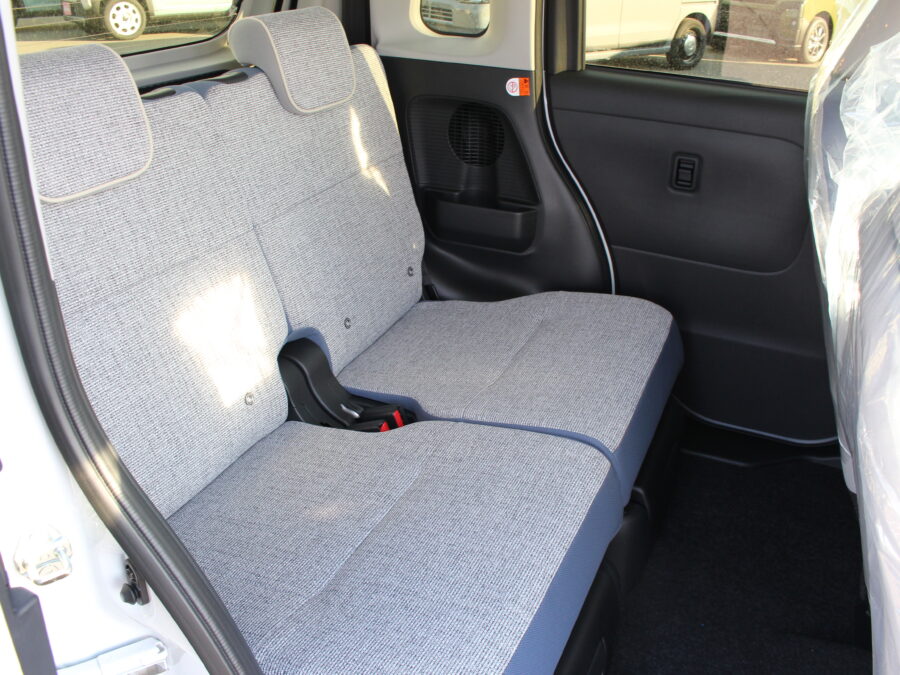 ムーヴキャンバス　ストライプスＧ