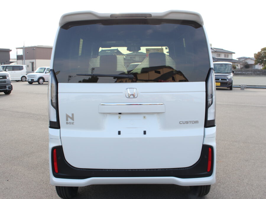 NBOXカスタム　ベースグレード