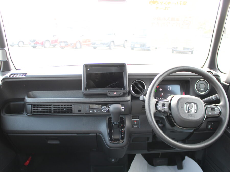 NBOXカスタム　ベースグレード