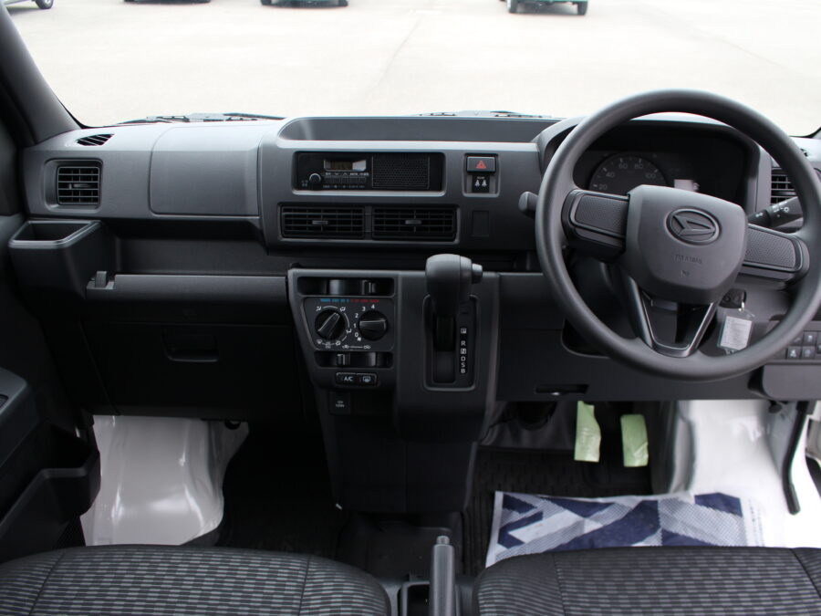 ハイゼットカーゴ　ＤＸ　1ＷＤ　ＡＴ