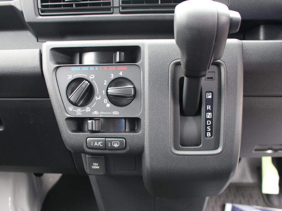 ハイゼットカーゴ　ＤＸ　1ＷＤ　ＡＴ