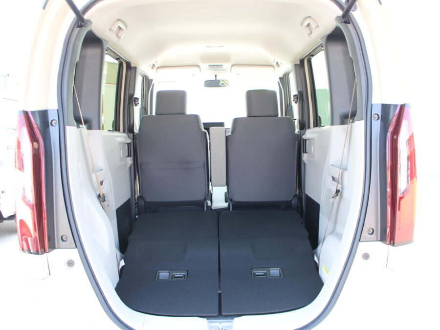 ＮＢＯＸ　ファッションスタイル