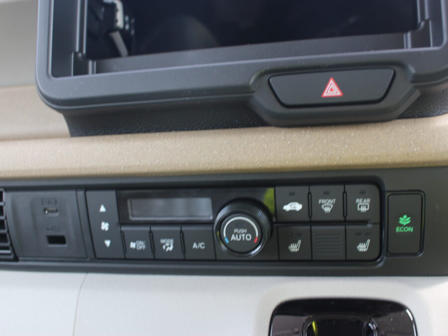 NBOX　ベースグレード