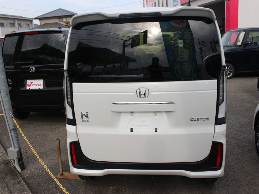 NBOXカスタム　ベースグレード