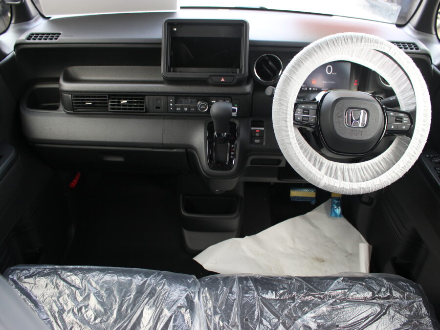 NBOXカスタム　ベースグレード