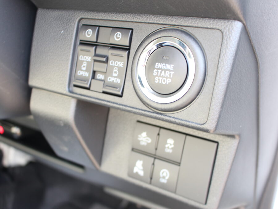 ムーヴキャンバス　ストライプスG　ナビ付き