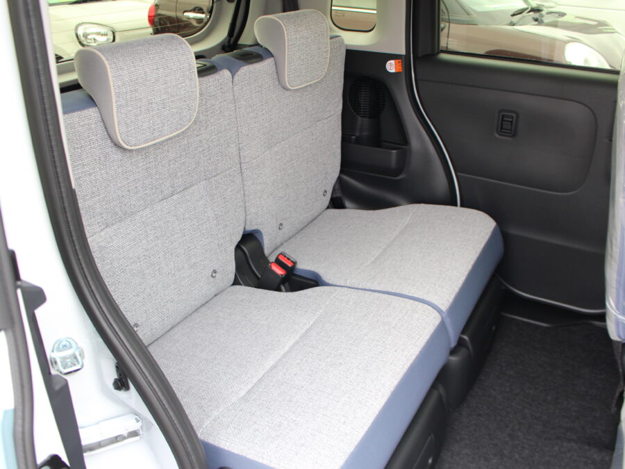 ムーヴキャンバス　ストライプスＧ