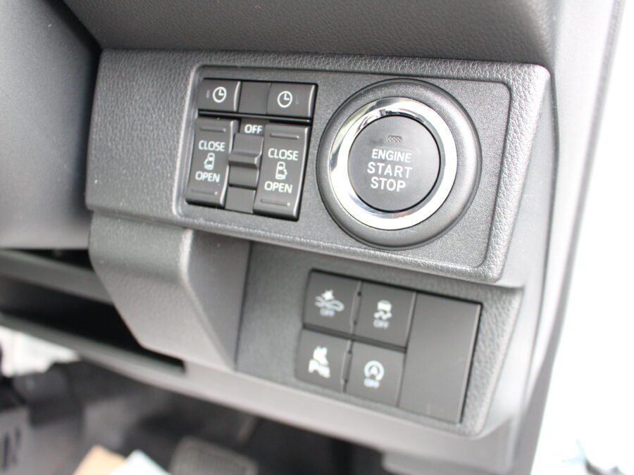 ムーヴキャンバス　ストライプスＧ