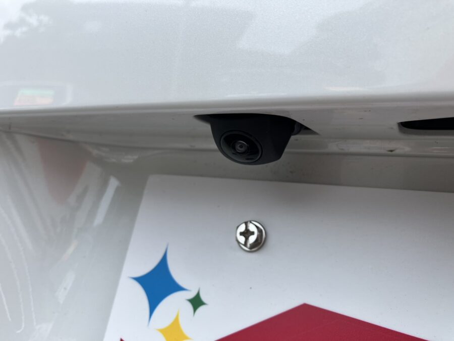NBOX　ベースグレード　ナビ付き