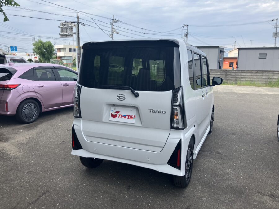 タントカスタム　Xリミテッド　9インチディスプレイオーディオ付